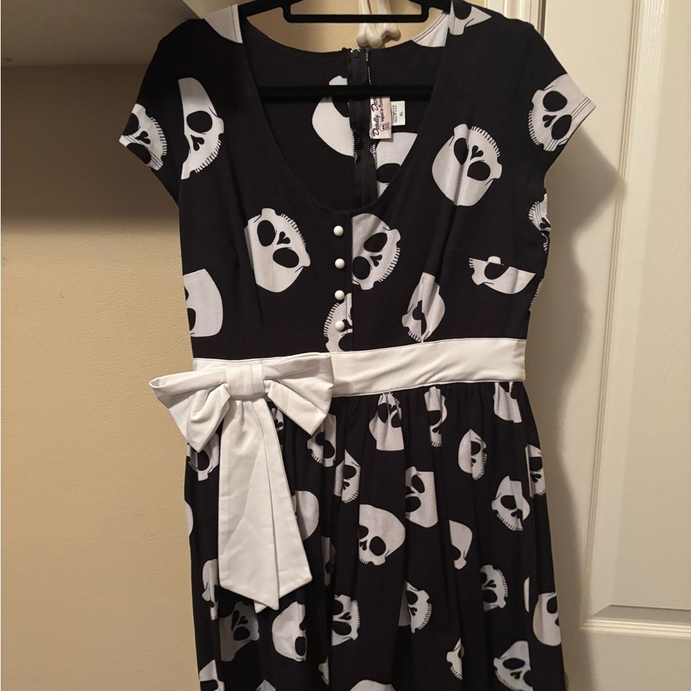Deadly dames skull print dress black white XL